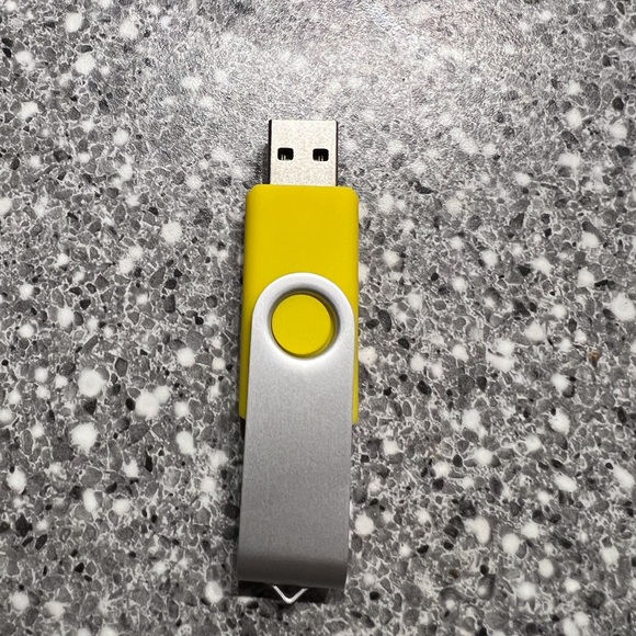 Premade Avatars and Images - 5 Images and a 13” x 19” Print - Picture 5 of 16